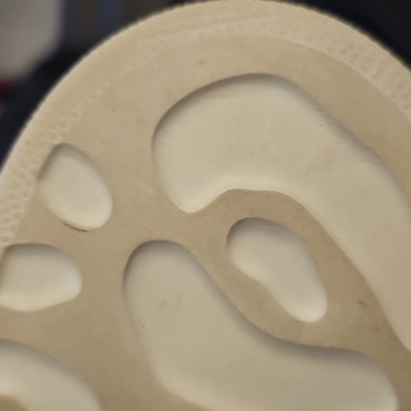 Vaneli White and Black Womens Leather Sneakers. 9.5 - Picture 8 of 12